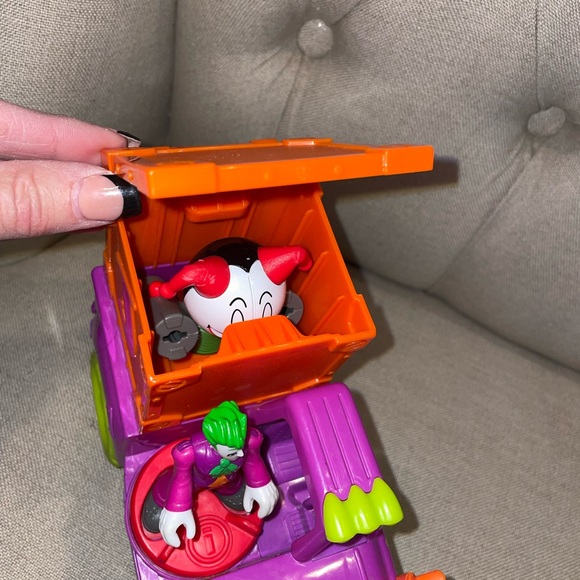 DC Super Friends Batman Imaginext The Joker Surprise 3-Inch Figure Set - Picture 6 of 12